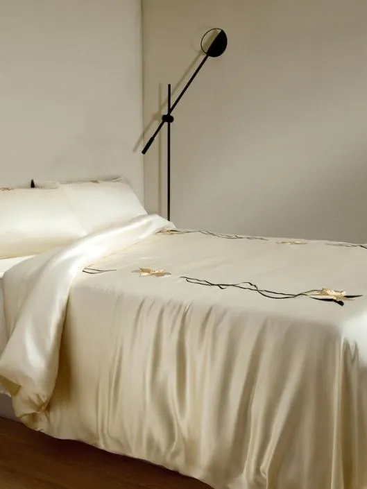100 Mulberry Silk Fitted Sheet Bed Set With Exquisite Lily Embroidery USBS5180 Home Lilysilk Silk Bedding Sets