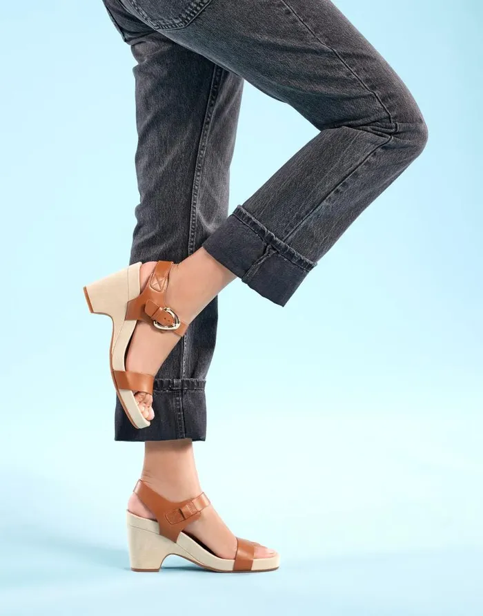 Aerosoles Comfortable Women039s Buckled Footbed Wedge Sandal In Tan Leather Tan Leather Women Dress