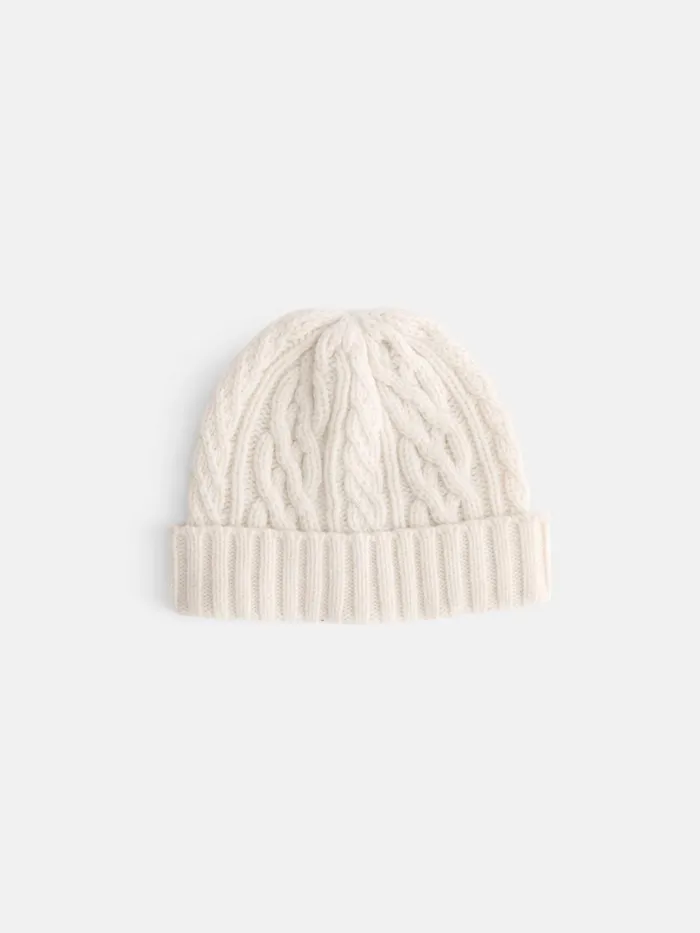 Alex Mill Men Aran Cable Beanie In Wool Arctic