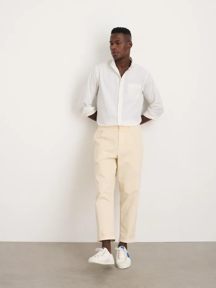 Alex Mill Pants Men Standard Pleated Pant In Chino Oat Milk