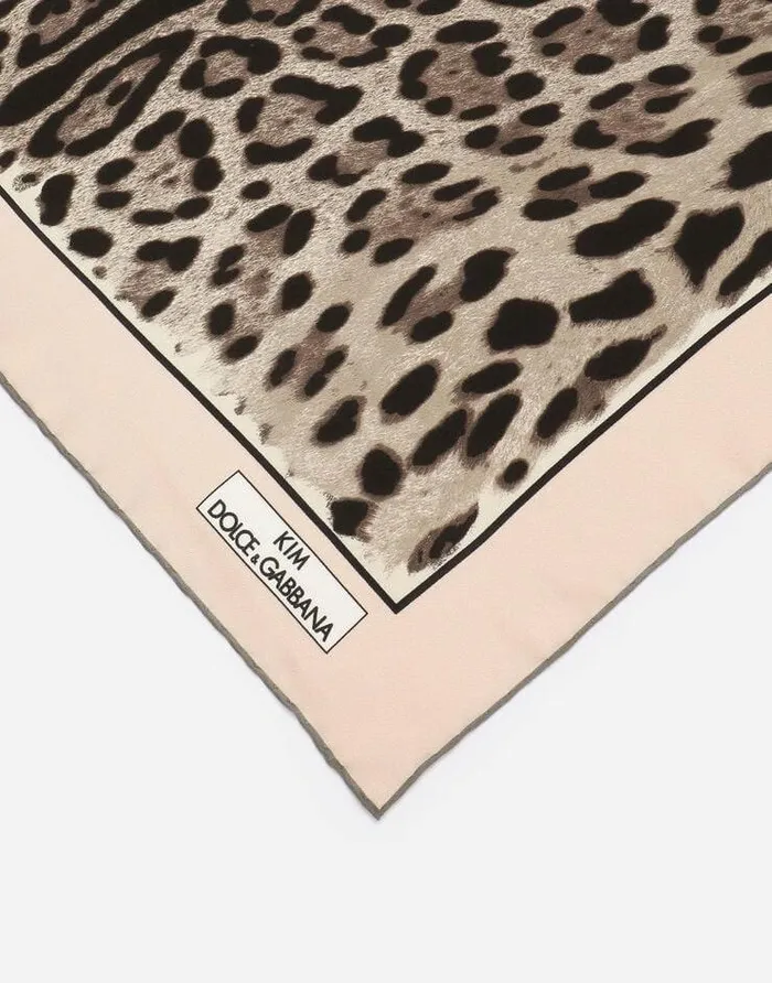 Dolce and Gabbana Scarves And Silks Women KIM DOLCEandGABBANA Leopardprint Twill Scarf 70 X 70 Animal Print Dolce and Gabbana Scarves And Silks Women KIM DOLCEandGABBANA Leopardprint Twill Scarf 70 X 70 Animal Print