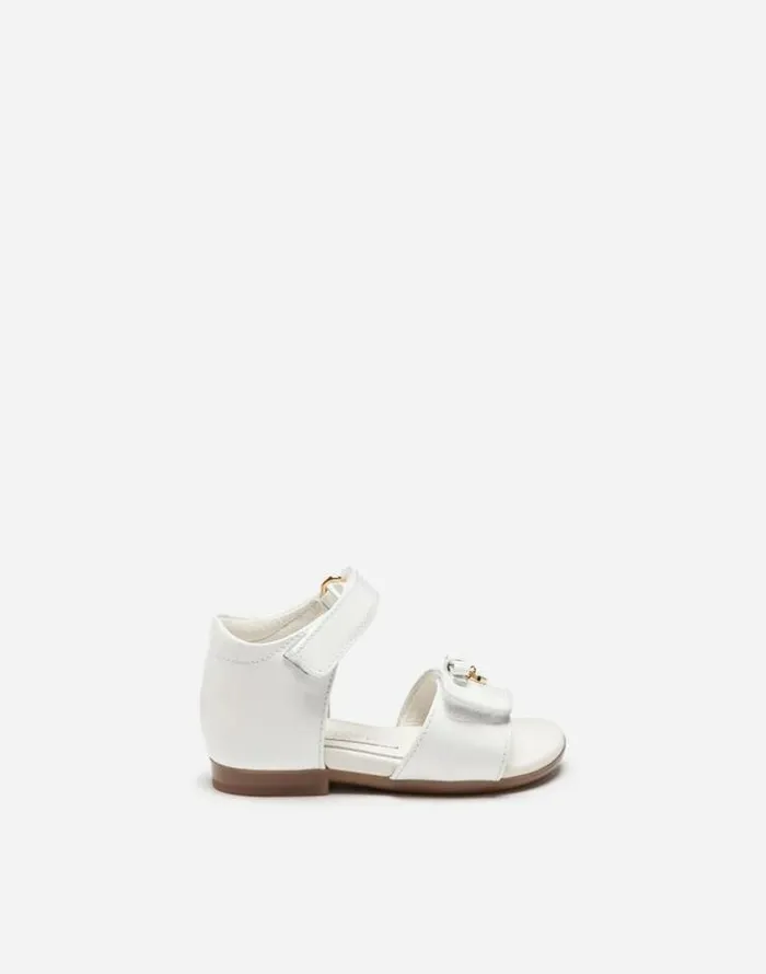 Dolce and Gabbana Shoes For First Steps 1926 Children Patent Leather Sandals With Charm Embellishment White