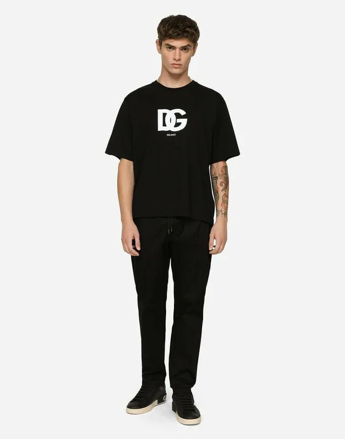 Dolce and Gabbana Trousers And Shorts Men Stretch Cotton Jogging Pants With Plate Black Dolce and Gabbana Trousers And Shorts Men Stretch Cotton Jogging Pants With Plate Black
