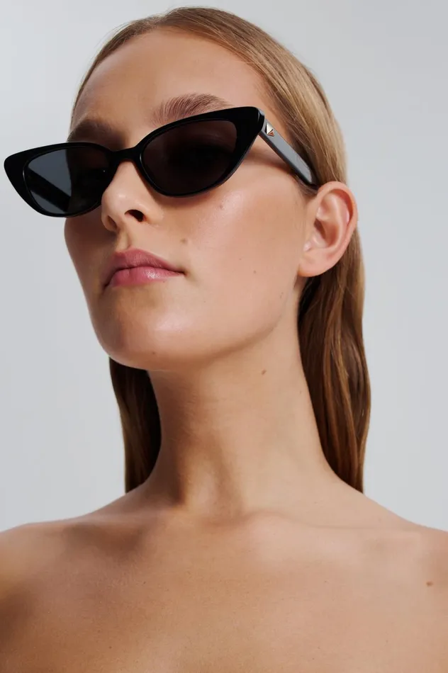 Eyewear Women Scanlan Theodore ST FELINE OVAL SUNGLASSES Black