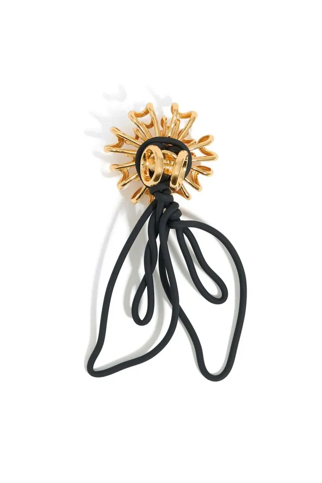 Gold Chrysanthemum Ring With Black Leaves Black Women Bimba Y Lola Bimba Y Palomo Gold Chrysanthemum Ring With Black Leaves Black Women Bimba Y Lola Bimba Y Palomo