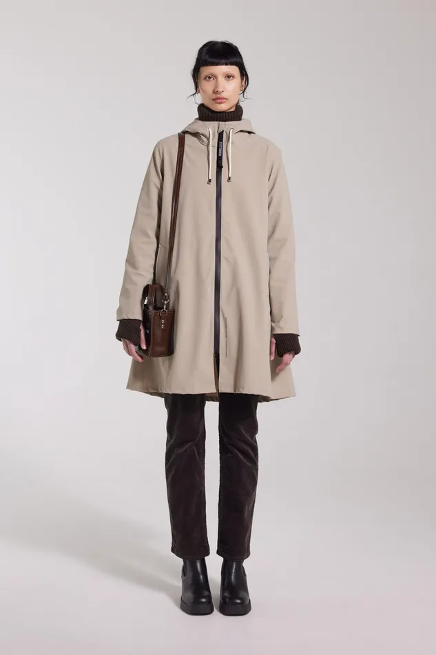 Raincoats Women Stutterheim Mosebacke Lightweight Matte Zip Raincoat Potato