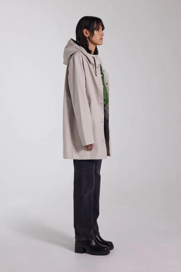 Raincoats Women Stutterheim Stockholm Lightweight Raincoat Light Sand