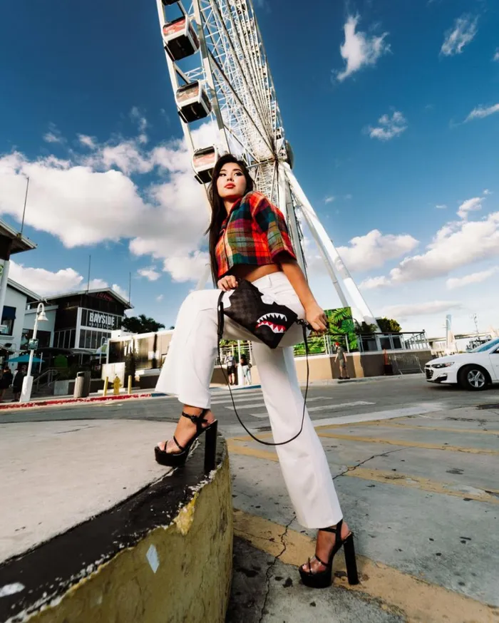 SPRAYGROUND TRIPLE DECKER HEIR TO THE THRONE CROSSOVER CLUTCH Bags