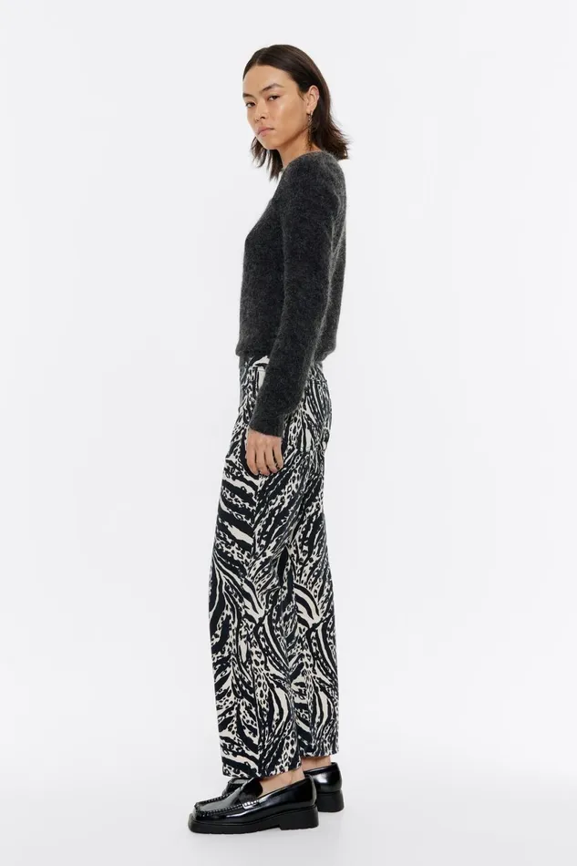STRAIGHT CROPPED 8211 Ivory Zebra High Neck Zebra Ivory Women Bimba Y Lola Trousers