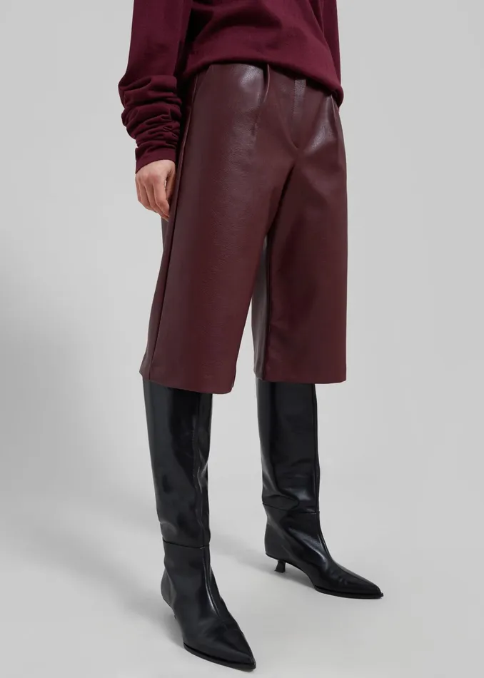 The Frankie Shop Bottoms Coralie Faux Leather Bermuda Shorts 8211 Burgundy 8211 Women The Frankie Shop Bottoms Coralie Faux Leather Bermuda Shorts 8211 Burgundy 8211 Women