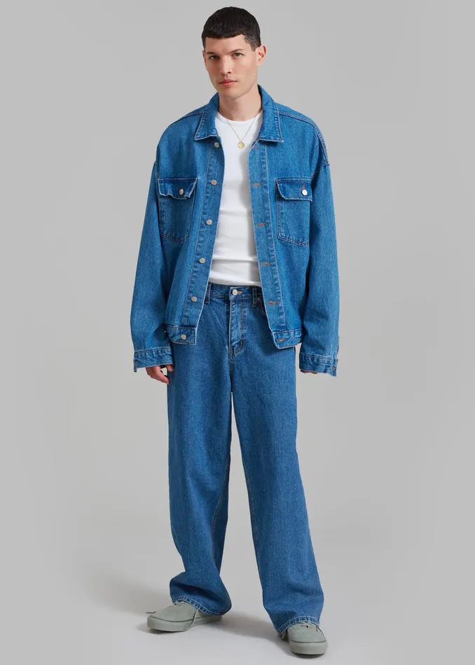 The Frankie Shop Outerwear Connor Oversized Denim Jacket 8211 Medium Wash 8211 Men