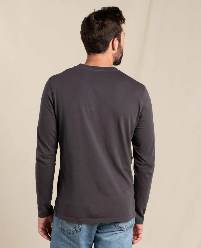 ToadandCo Men8217s Primo Long Sleeve Henley Soot Vintage Wash Men8217s TShirts