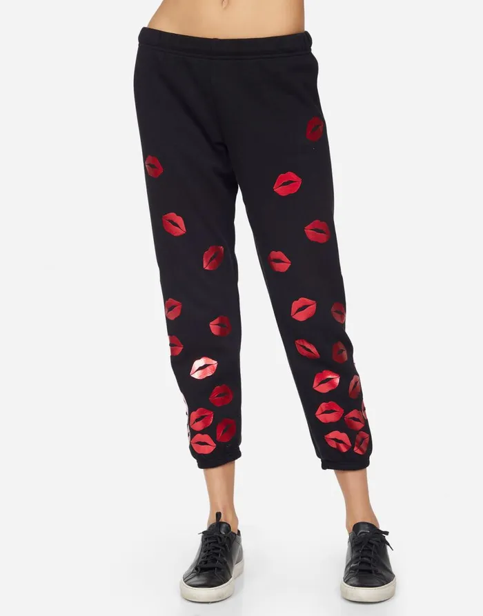 Women039s Alana Red Foil Scattered Lips Black Lauren Moshi Crop Sweatpants