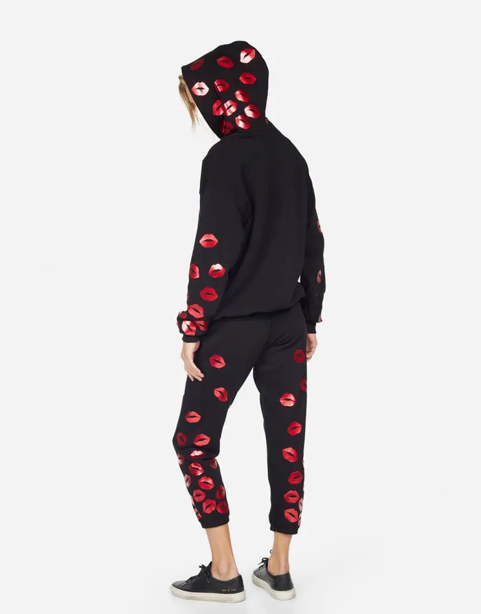 Women039s Alana Red Foil Scattered Lips Black Lauren Moshi Crop Sweatpants