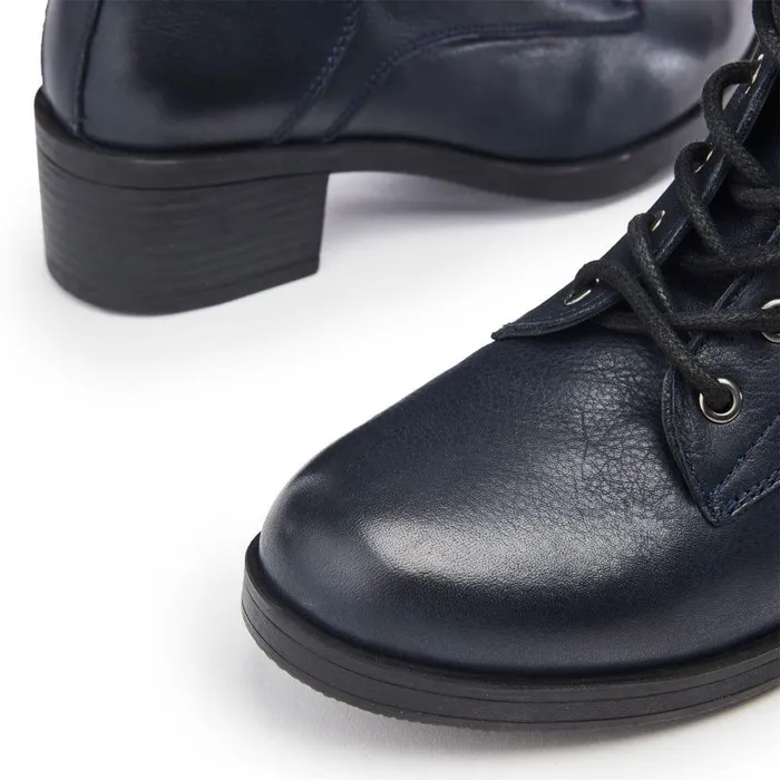 Women Moda In Pelle Heeled And Wedge Boots Calia Navy Leather