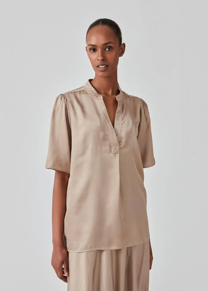Women Modstrm Tops DevanMD Top Dune