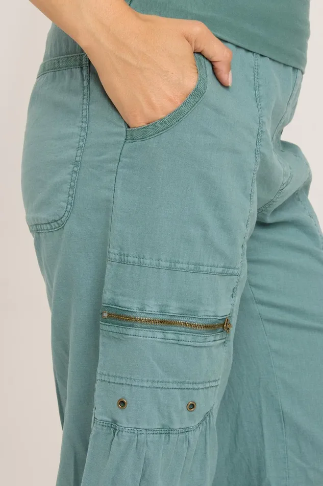XCVI Pasqual Crop 20 Women Crops